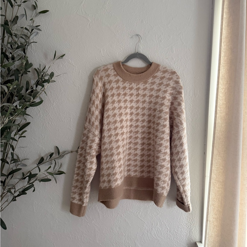 Abercrombie & Fitch Tan Houndstooth Sweater